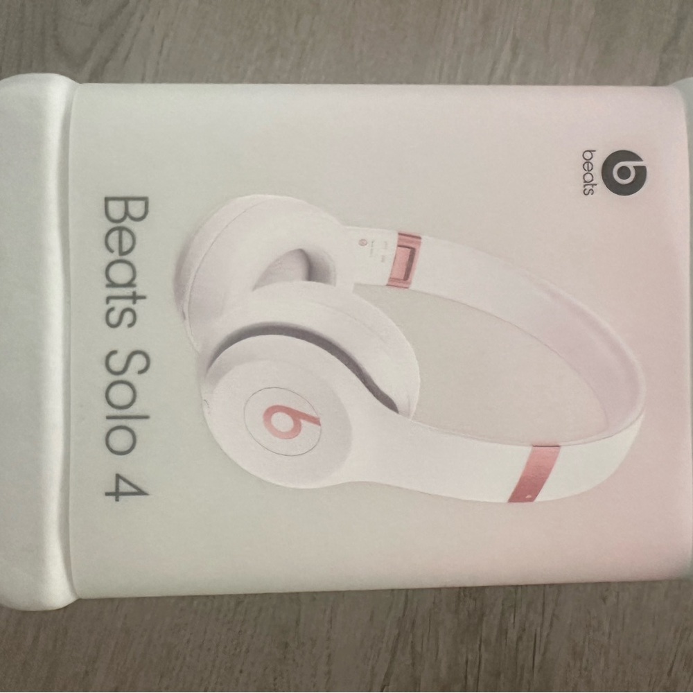 ***SOLD***. Beats by Dre Solo 4 Over-Ear Headphones - White and Pink
